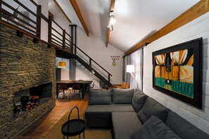 TV, fireplace, DVD player