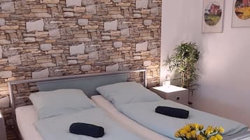 1 bedroom, iron/ironing board, internet, bed sheets