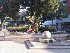 المنطقة المحيطة بالمنشأة