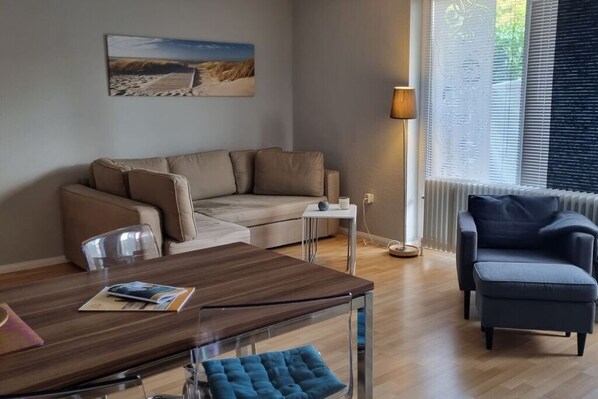 Una Smart TV, libros