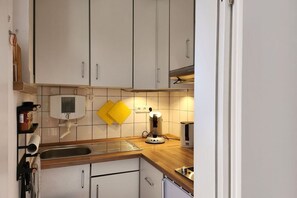 Kühlschrank, Herdplatte, Geschirrspüler