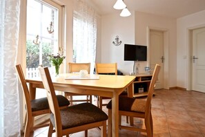 Dining - Anchorage South Modern retreat (Wangerooge)