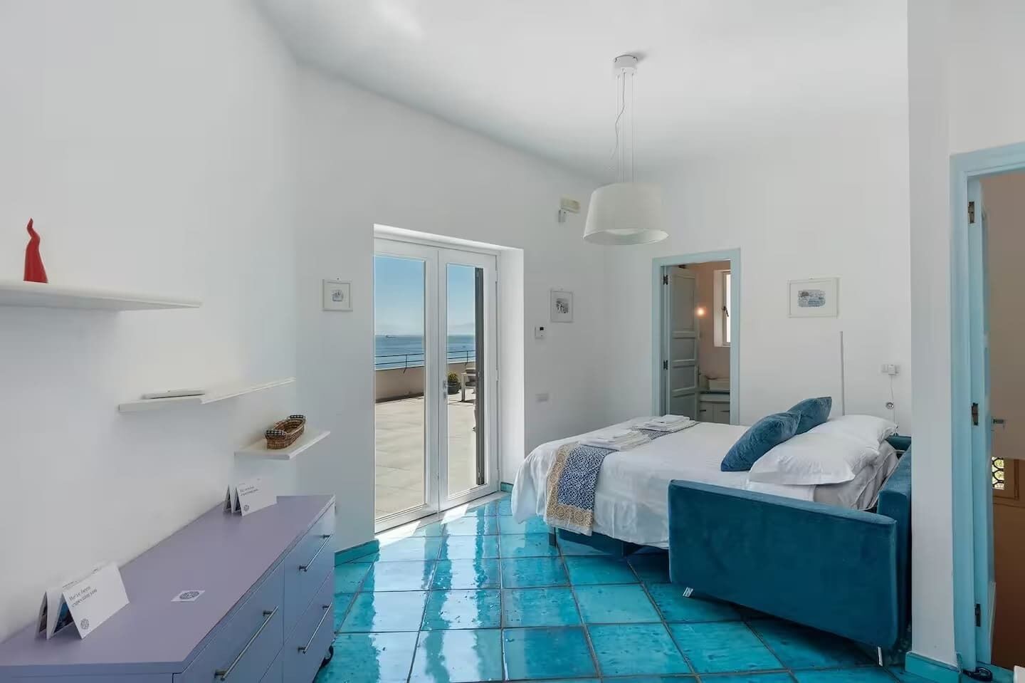 6 camere, ferro/asse da stiro, Wi-Fi gratuito, lenzuola