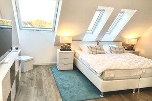 2 soverom, strykejern/-brett, reiseseng for barn og wi-fi (inkludert)