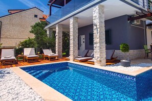 Pool - Villa Jasmina Comfortable holiday residence (Omid)