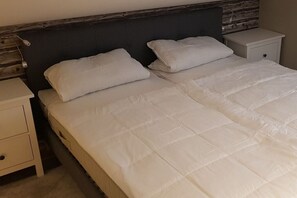 3 bedrooms, iron/ironing board, Internet