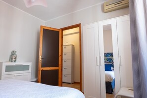 1 bedroom, iron/ironing board, travel cot, free WiFi