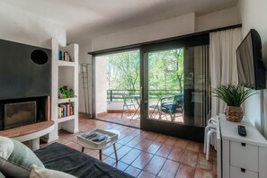 Interior - Cozy studio apartment in Sureggio Village with shared pool (SUREGGIO 2) (Sureggio)