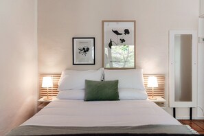 Iron/ironing board, free WiFi, bed sheets