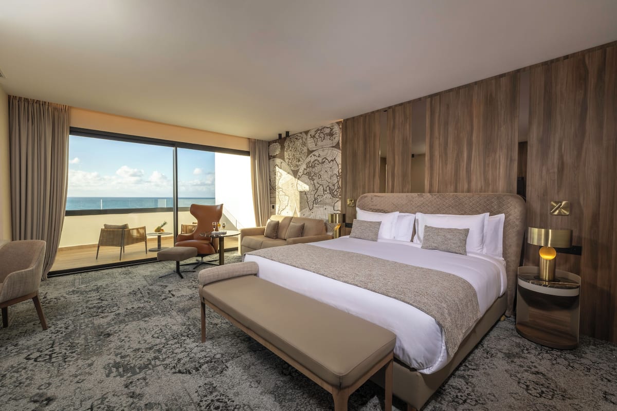 Junior Suite, Terrace | 1 bedroom, Egyptian cotton sheets, premium bedding, minibar
