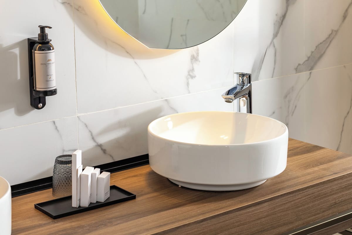 1 bedroom, Egyptian cotton sheets, premium bedding, minibar