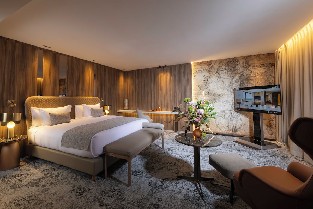 1 bedroom, Egyptian cotton sheets, premium bedding, minibar