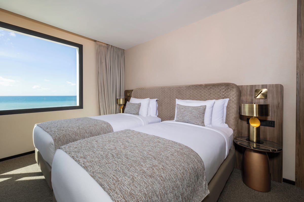 1 bedroom, Egyptian cotton sheets, premium bedding, minibar