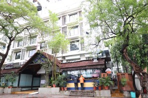 Front of property - Hotel Heritage 2001-Nagpur (Nagpur)