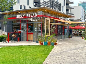 Exterior - Menlyn Maine Residence with King sized bed - Kyoto (Pretoria)