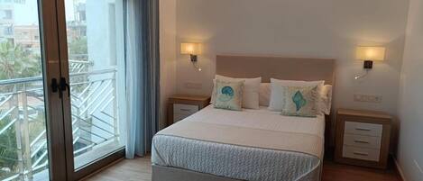 2 Schlafzimmer, Bügeleisen/Bügelbrett