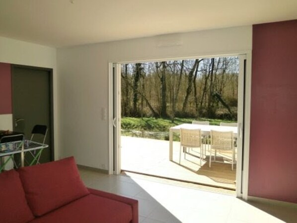 TV, books - Location Gîte 5 km Saint Gilles Croix de vie (Saint-Révérend)