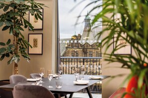 Lunch, dinner and brunch served - Radisson Blu Hotel, Sheffield (Sheffield)
