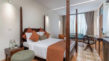 Habitación Premium doble, balcón, vistas al jardín | Caja fuerte, escritorio, espacio para trabajar con un portátil