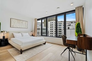 3 habitaciones, escritorio, tabla de planchar con plancha y wifi 