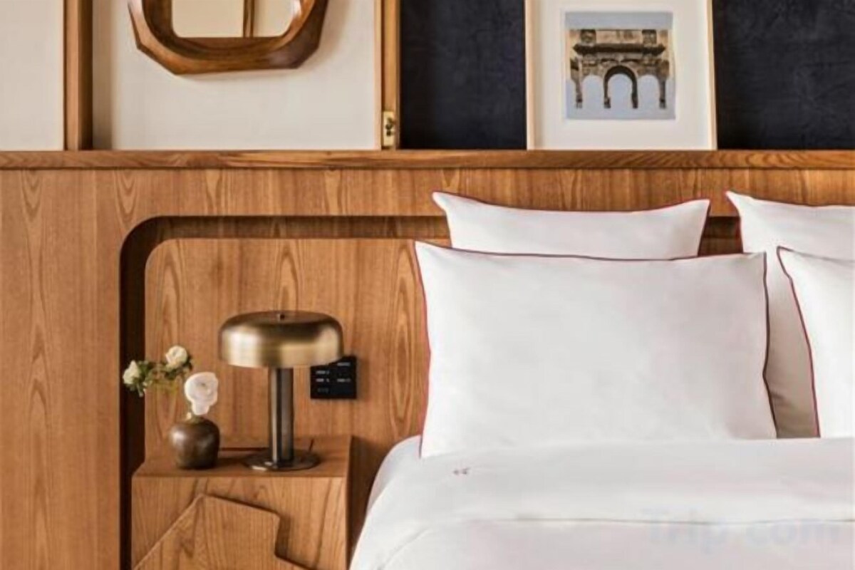 Minibar, in-room safe, blackout drapes, soundproofing