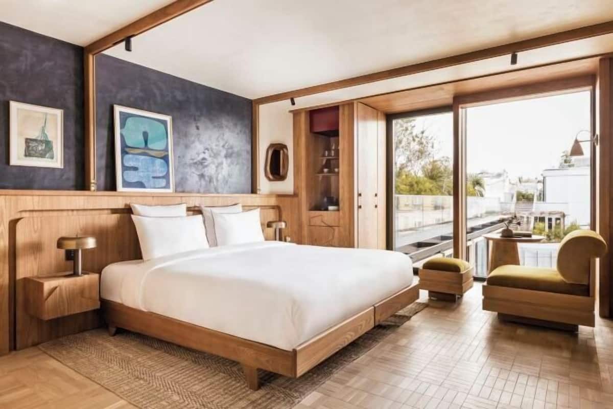 1 dormitori, minibar, caixa forta a l'habitació i cortines opaques