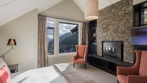 Unclassified image, 4 of 17, button - Stunning Villa Fabulous views over Queenstown (Queenstown)
