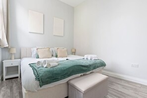 1 bedroom, iron/ironing board, free WiFi, bed sheets - Modern Coastal Apartment (Essex)