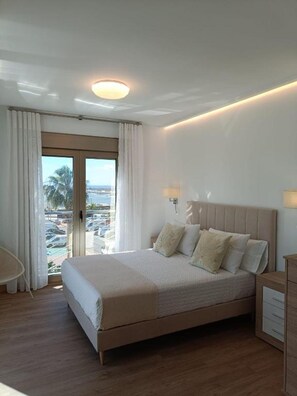 2 Schlafzimmer, Bügeleisen/Bügelbrett