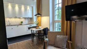 Studio Standard | Eget kök | MinikylskÄp, mikrovÄgsugn, spishÀll och diskmaskin