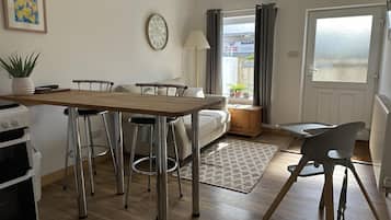 Cabin | Dining
