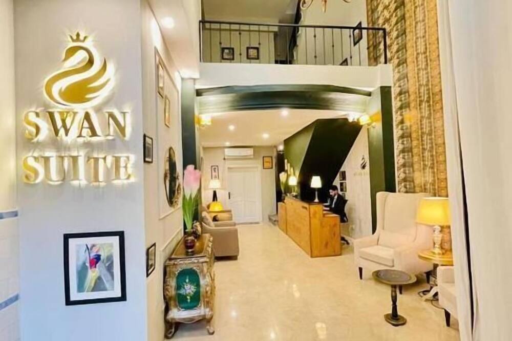 Swan Suites