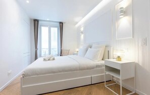4 habitaciones, escritorio, tabla de planchar con plancha y wifi gratis 