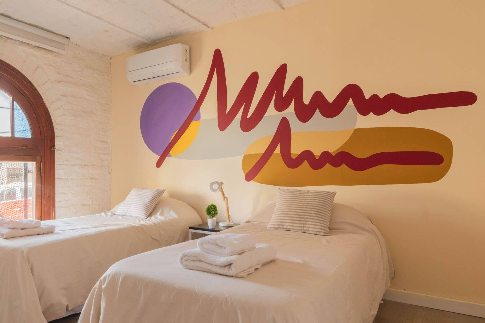 5 bedrooms, iron/ironing board, WiFi, bed sheets