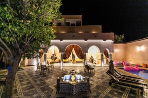 Outdoor dining - Palais Shazam & Spa (Fes)