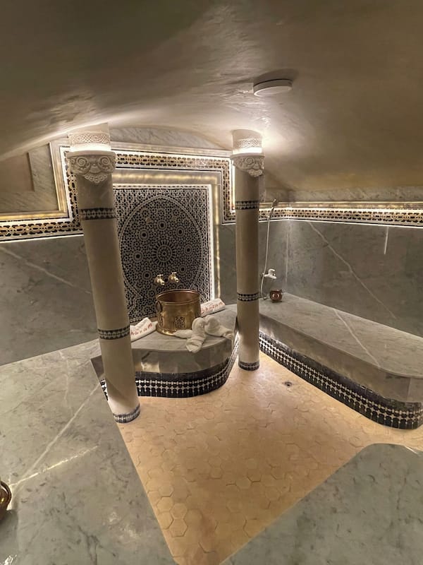 Couples treatment room(s), steam room, body treatments