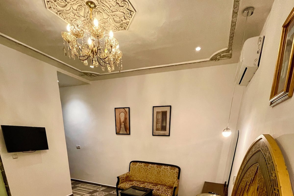 Standard Double Room, Mountain View | In-room safe, blackout drapes, soundproofing, WiFi (free)