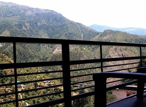 Deluxe Room | Balcony