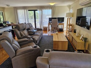 TV connectée, écrans d'ordinateur