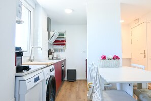 Fridge, microwave, oven, dishwasher