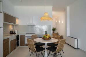Fridge, coffee/tea maker, dining tables - Deluxe Private Villa with Pool and Sea View (Thira - Santorini)