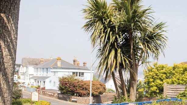 Front of property - B's Place Guest House (Paignton)