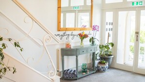 Reception - B's Place Guest House (Paignton)