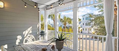 تناول الطعام بالخارج