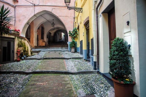 Exterior detail - Casa Felice (Sanremo)