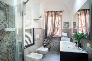 Family Apartment, Multiple Bedrooms (Casa Felice) | Bathroom - Casa Felice (Sanremo)
