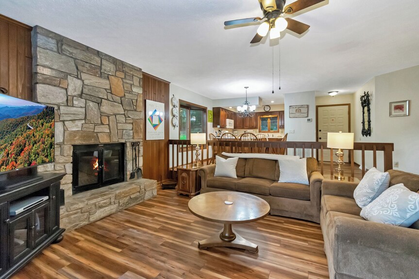 Hemlock 1 | Fireplace, Restaurant, Pool, Spa - Blowing Rock, NC