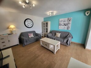 TV - Andalucia 11 - Two Bed (Costa Adeje)