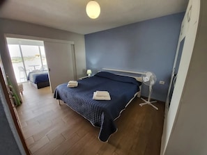 2 chambres, fer et planche à repasser, Wi-Fi, literie fournie