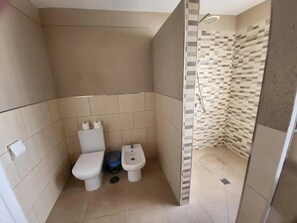 Shower, hair dryer, towels - Andalucia 11 - Two Bed (Costa Adeje)